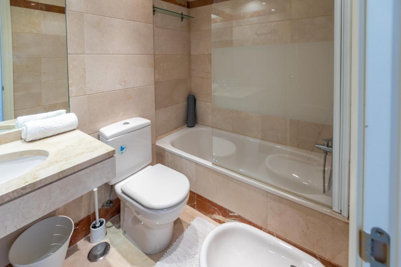 Apartmán 2Br Calanova Grand Golf - Wifi/Ac/Pool Màlaga Exteriér fotografie